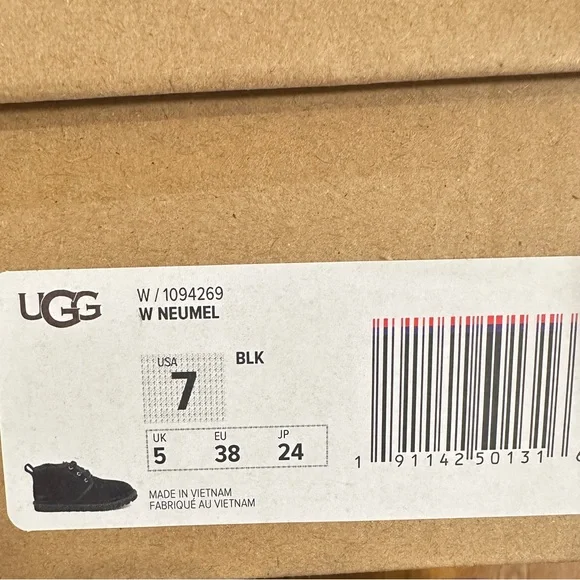 UGG Neumel Boots Women’s - Picture 2 of 6